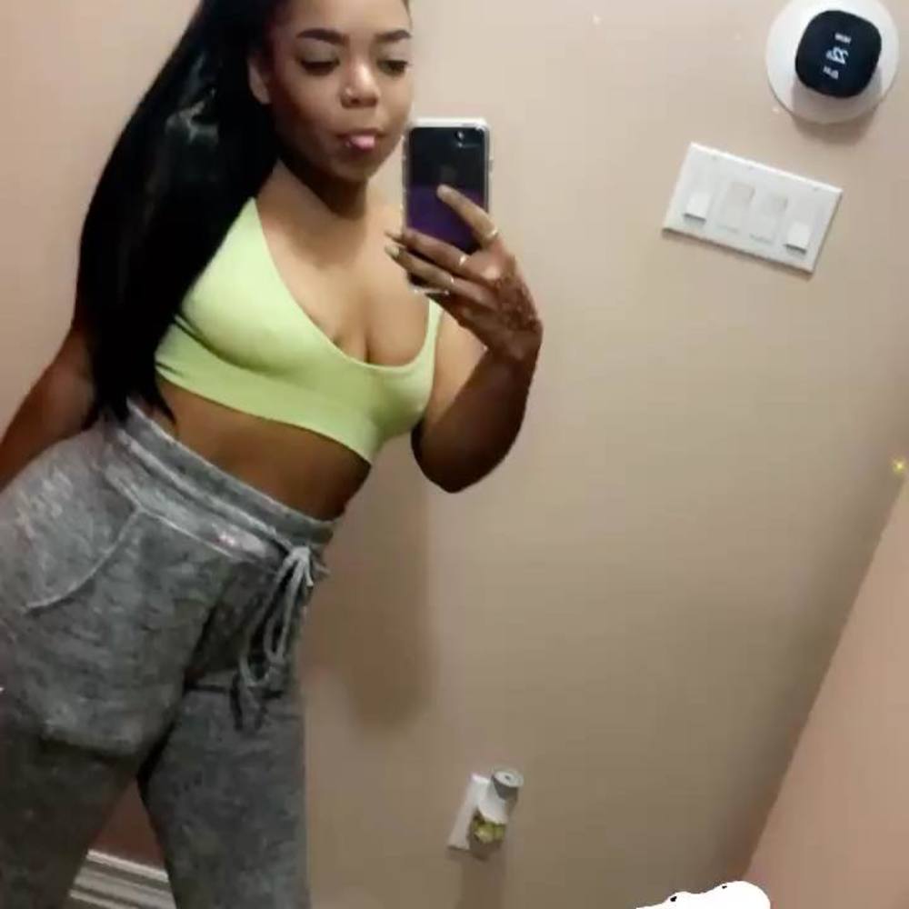 Meet your Posher, Monique